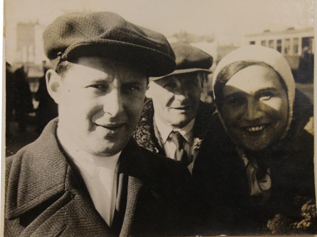 Львов И.Х. с отцом и женой, 1938