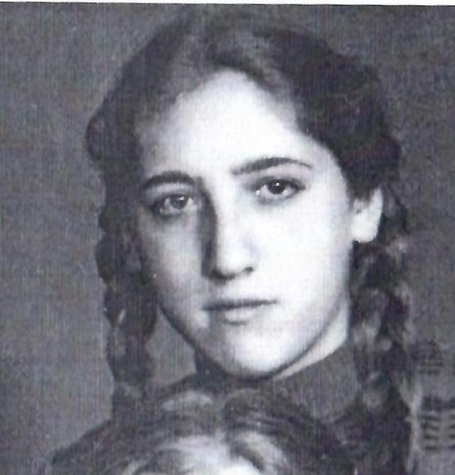 Двоюродная сестра Ирма Юрьевна Кириллова (Замятина)(примерно 1939-1987)