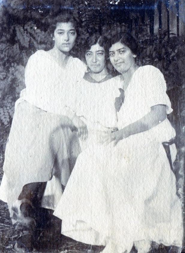 Сестры Гладштейн. 1915 год
